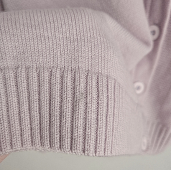 ST. JOHN Women's Soft Lavender 💯 Soft Wool Knit Cardigan - Picture 3 of 5